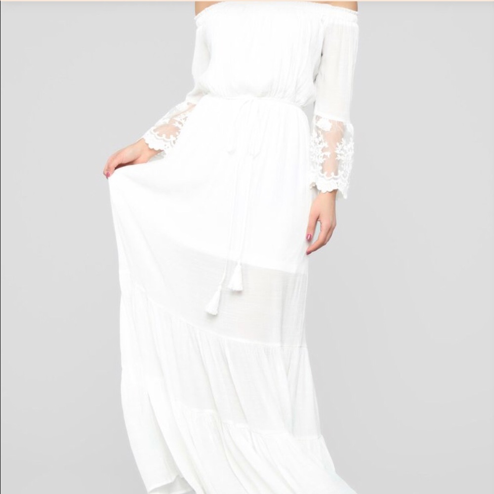 Fashion Nova: White off-the-shoulder MAXI